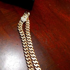 Gold plated cuban link chain 18" inches